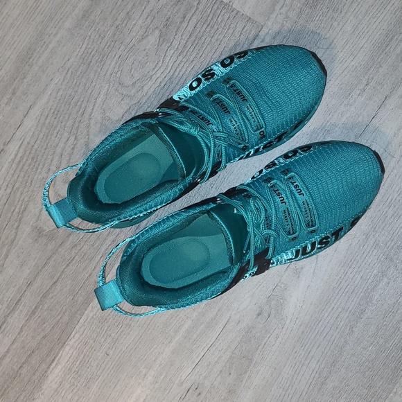 W8 Shoes - Picture 2 of 4